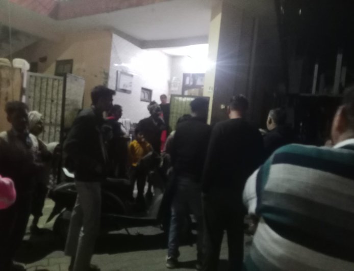 नादौन की रत्तन गली में प्रवासियों के दो गुटों में खूनी झड़प