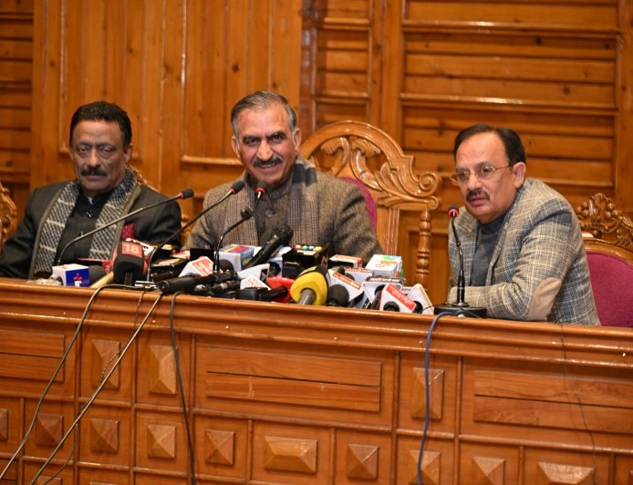 दुविधा में भाजपा, राजस्व घाटा अनुदान पर रुख स्पष्ट नहीं कर पाएः मुख्यमंत्री