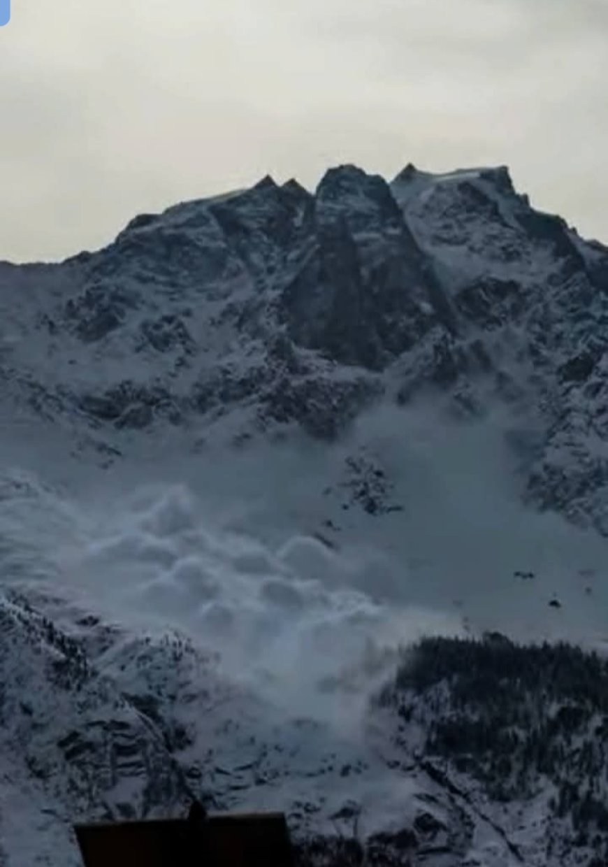 किन्नौर में टूटा बर्फ का पहाड़, रिब्बा के पास हिमस्खलन से दहशत