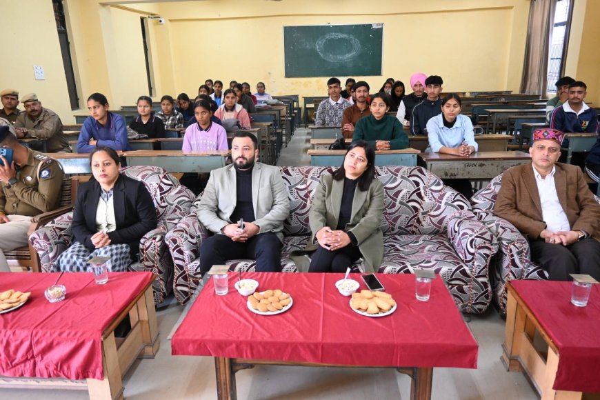 नूरपुर कॉलेज में मेगा विधिक शिविर, चिट्टे पर न्यायिक सख्त संदेश