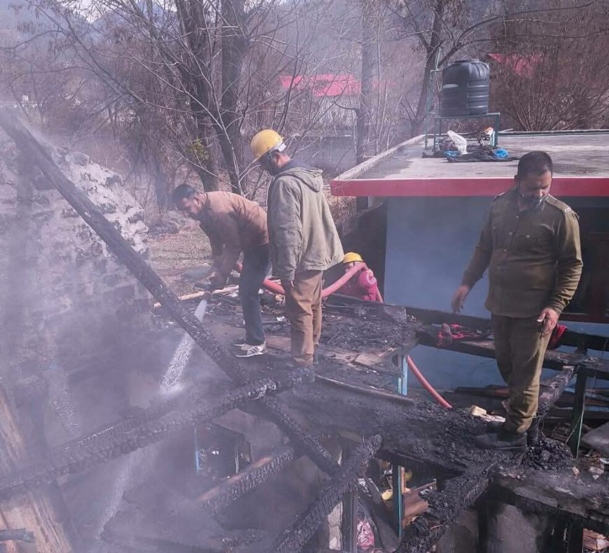 मनाली में भीषण अग्निकांड: 14 मील में मकान जलकर राख