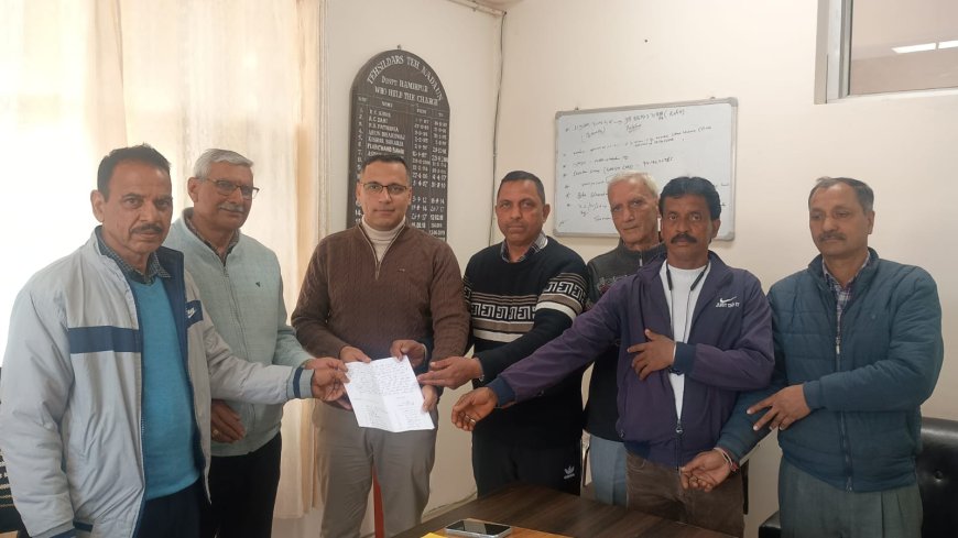 नई पंचायत के विरोध में उतरे ग्रामीण, CM से गुहार