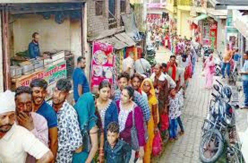 चिंतपूर्णी मंदिर में उमड़ी श्रद्धालुओं की भीड़