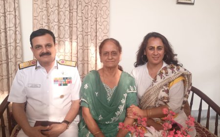 नौसेना उप प्रमुख संजय वात्सयान पहुंचे नादौन, लिया आशीर्वाद