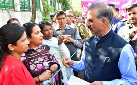 देर रात तक लोगों से मिलते रहे मुख्यमंत्री सुक्खू! नादौन दौरे में सुनीं सैकड़ों समस्याएँ, कई का मौके पर समाधान