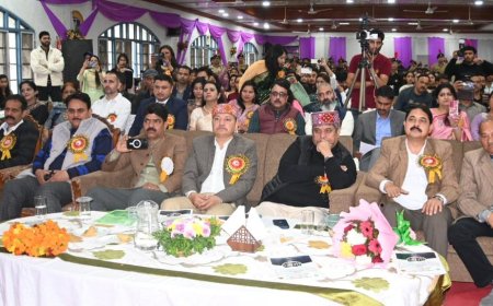 चंबा कॉलेज में प्रतिभाओं का सम्मान! विधायक नीरज नैयर ने मेधावी विद्यार्थियों को किए पुरस्कृत