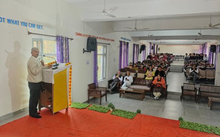 "खुद को समझो, सफलता खुद मिलेगी!” नादौन कॉलेज में प्रेरणादायक गेस्ट लेक्चर