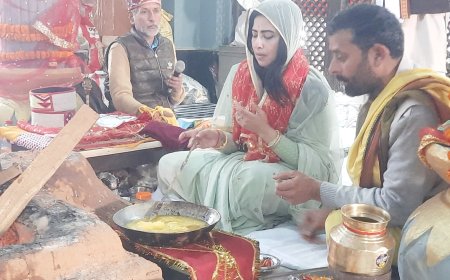 नवरात्र में DIG ने लिया वज्रेश्वरी माता का आशीर्वाद