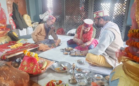 सातवें नवरात्र पर DSP ने लिया वज्रेश्वरी माता का आशीर्वाद