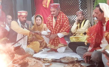 बज्रेश्वरी मंदिर में यज्ञ पूर्ण, अजय वर्मा ने डाली आहुति