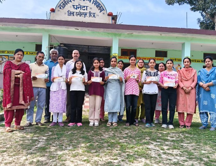 धनेटा स्कूल की बेटियों ने बढ़ाया मान! कई छात्राओं को मिली ₹16,000 तक की छात्रवृत्ति