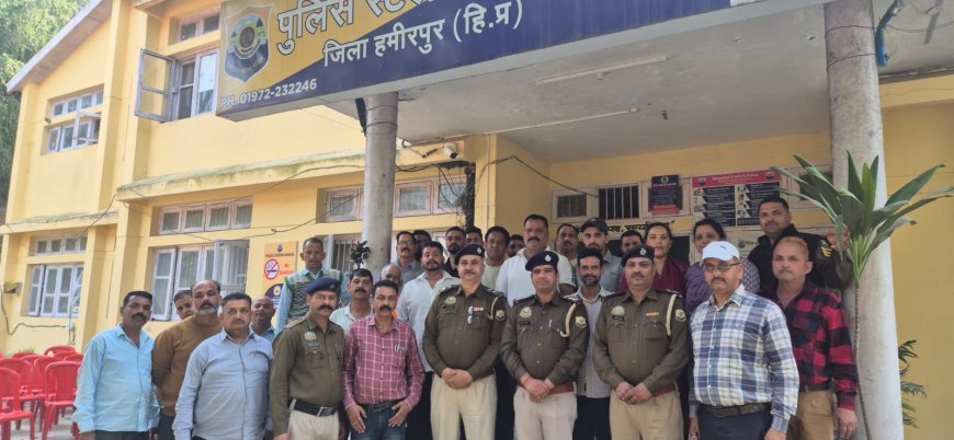 नादौन में चालकों को सड़क सुरक्षा का संदेश