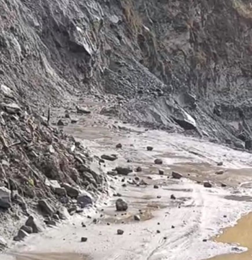 मणिकर्ण में भारी भूस्खलन, घर्टीगढ़ रोड बंद