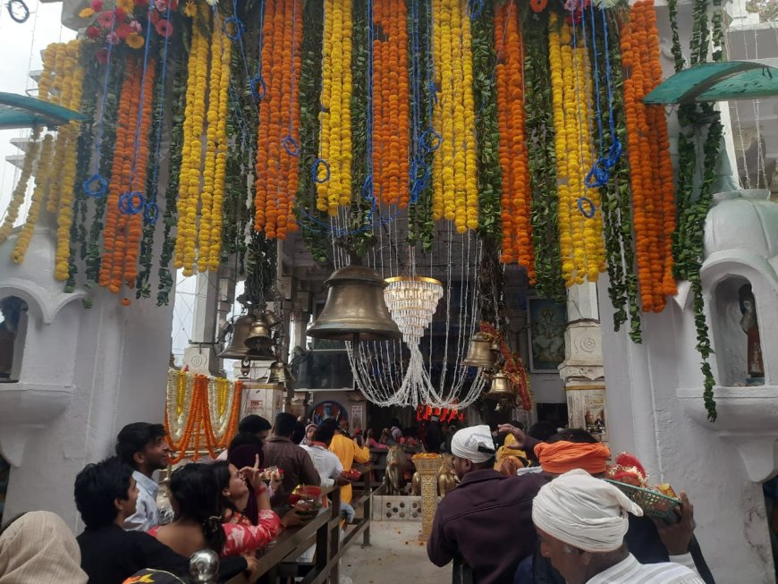 नवरात्र में बज्रेश्वरी मंदिर में उमड़ा सैलाब, चढ़ावा 3 लाख पार