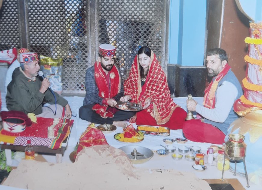 एसडीएम कांगड़ा इशांत जसवाल ने तृतीय नवरात्र पर लिया मां बज्रेश्वरी का आशीर्वाद