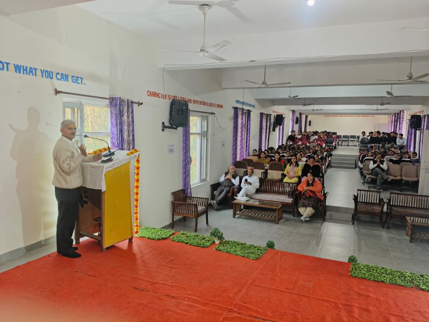 "खुद को समझो, सफलता खुद मिलेगी!” नादौन कॉलेज में प्रेरणादायक गेस्ट लेक्चर
