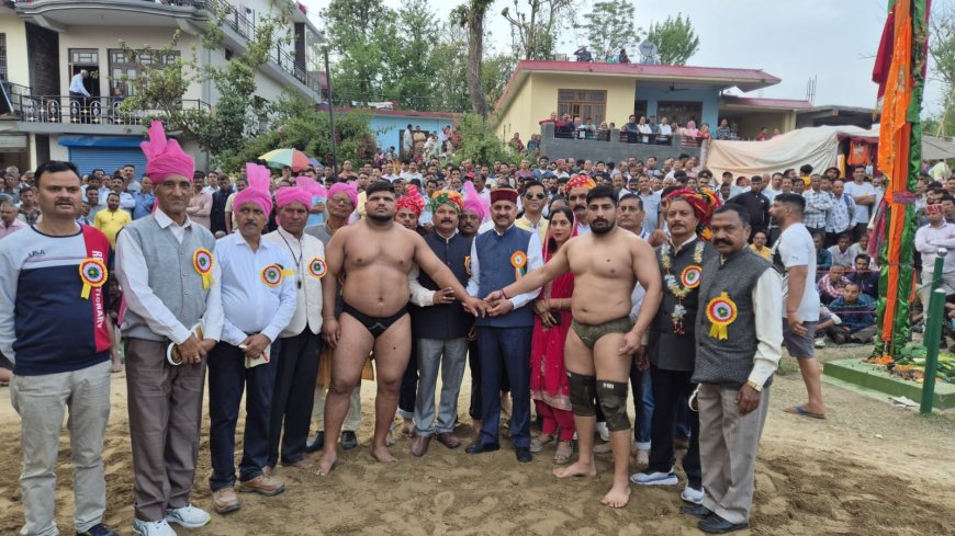 अब्दुल्लापुर छिंज मेले में काजल का हमला, सरकार घिरी