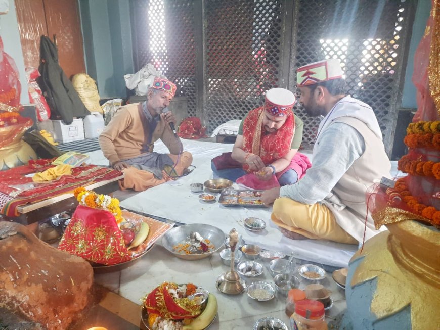 सातवें नवरात्र पर DSP ने लिया वज्रेश्वरी माता का आशीर्वाद