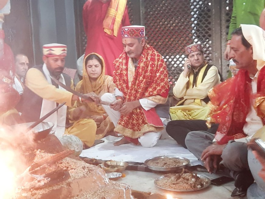 बज्रेश्वरी मंदिर में यज्ञ पूर्ण, अजय वर्मा ने डाली आहुति
