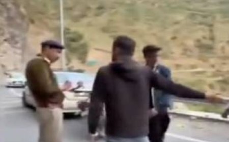 नेरवा में नमाज VIDEO पर बवाल, भारत माता की जय नारे पर हुआ शांत