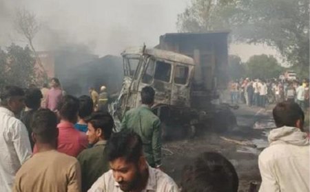 दो डंपरों की भीषण भिड़ंत; जिंदा जले ड्राइवर