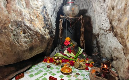 कांगड़ा की रहस्यमयी गुफा! 350 सीढ़ियां चढ़कर पहुंचते हैं सिद्धेश्वर महादेव, जहां आज भी महसूस होती है दिव्य शक्ति