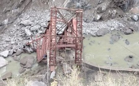 भरमौर में निर्माणाधीन पुल ढहा, लाखों का नुकसान