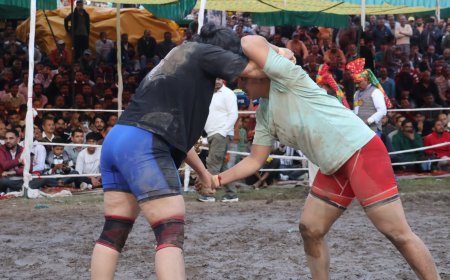 धुम्मू शाह मेले में छाए देश-विदेश के पहलवान! ईरान vs UP मुकाबला रहा बराबरी पर, दाड़ी में गूंजा दंगल