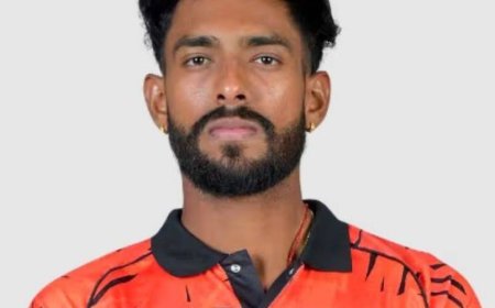 डेब्यू ओवर में 3 विकेट, प्रफुल हिंज बने सनसनी