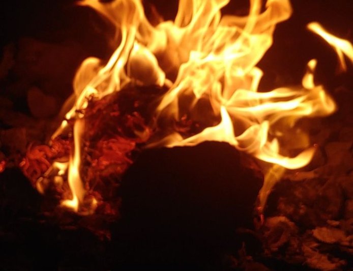 ईरान का बड़ा हमला, AWS डाटा सेंटर में लगी आग