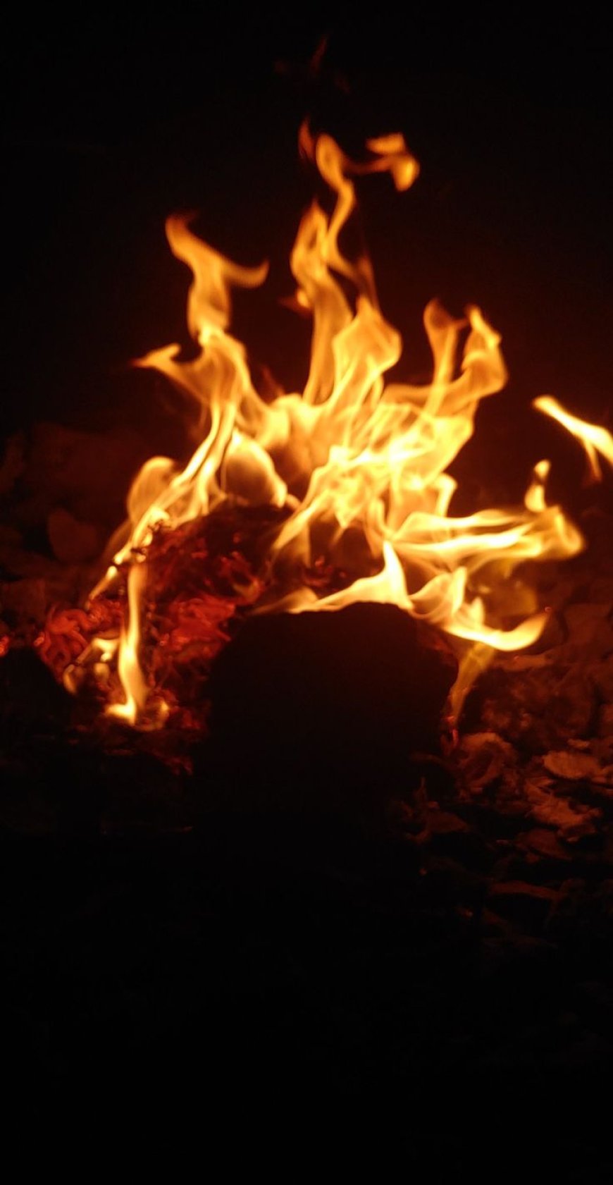 ईरान का बड़ा हमला, AWS डाटा सेंटर में लगी आग