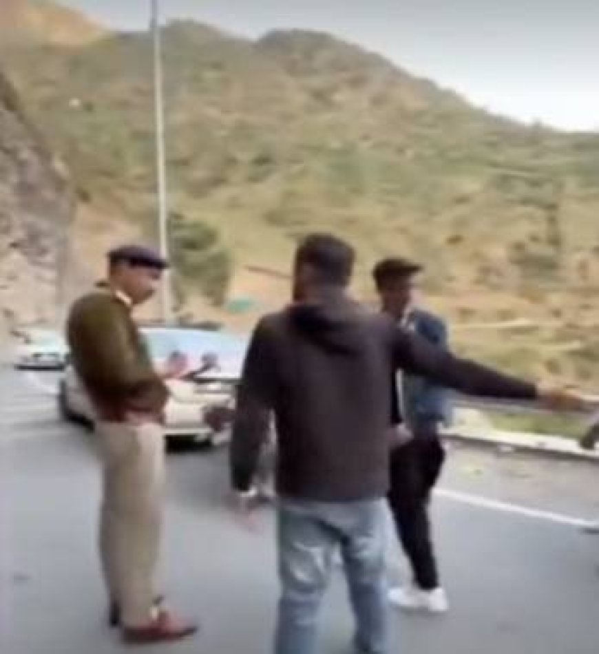 नेरवा में नमाज VIDEO पर बवाल, भारत माता की जय नारे पर हुआ शांत