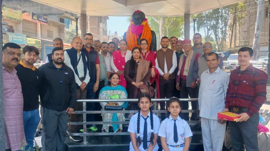 नादौन में क्रांतिकारियों को याद कर भावुक हुआ माहौल, इन्द्रपाल और डी.डी. गुलजार की जयंती पर सजी कवि गोष्ठी