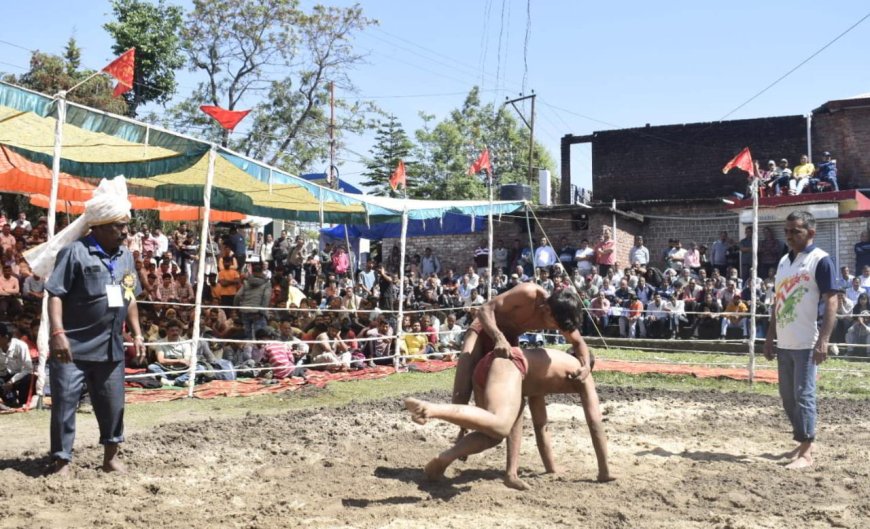 धुम्मू शाह मेले में दंगल का धमाकेदार आगाज