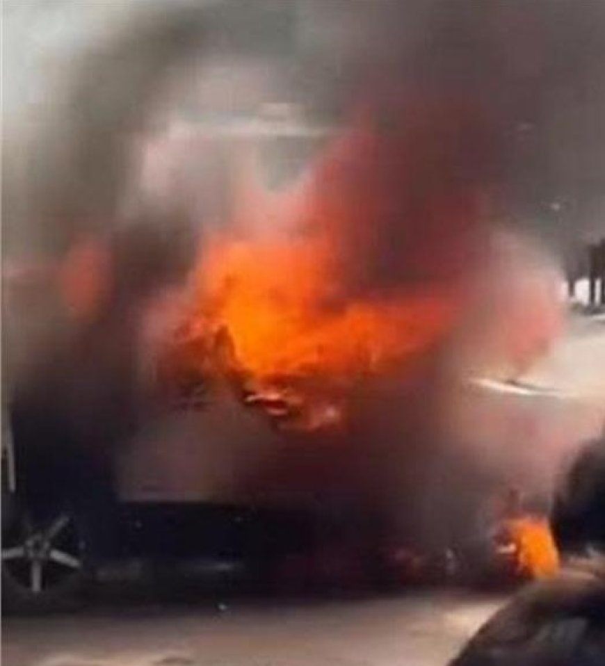 बद्दी में ट्रांसफार्मर से स्पार्किंग, 2 कारें जलीं