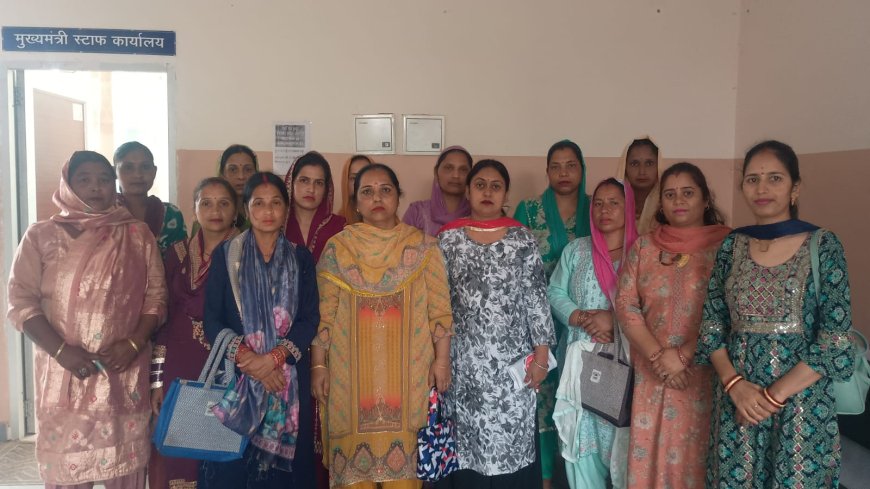 नादौन में कन्या स्कूल पर विवाद, अभिभावकों का धरना