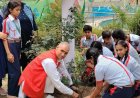 मोबाइल छोड़ योग अपनाने की सीख! कांगड़ा के स्कूल में विद्यार्थियों ने लिया संस्कारवान बनने का संकल्प