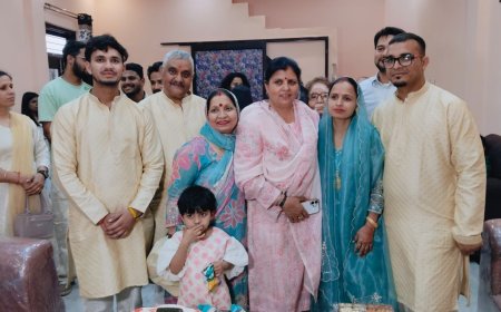 नादौन में कमल कम्मी के नए घर पर पहुंचीं कमलेश ठाकुर, दी शुभकामनाएं