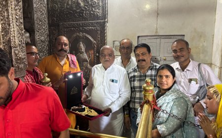 मां वज्रेश्वरी के दरबार में चढ़ा 100 ग्राम सोने का हार, पुणे से पहुंचे श्रद्धालुओं की अनोखी आस्था