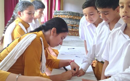 महर्षि विद्या मंदिर में लोकतंत्र की अनोखी सीख, वोटर्स डे पर बच्चों ने चुने अपने नेता