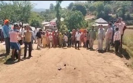 40 साल से सड़क नहीं, अब पूरे गांव ने किया चुनाव बहिष्कार
