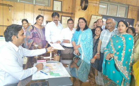 पेट्रोल-डीजल की बढ़ती कीमतों पर धर्मशाला में कांग्रेस का हल्ला बोल, राष्ट्रपति को भेजा ज्ञापन