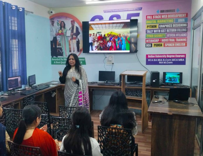 GSE धर्मशाला में डिजिटल लिटरेसी वर्कशॉप, महिलाओं को मिला ऑनलाइन बिजनेस का मंत्र