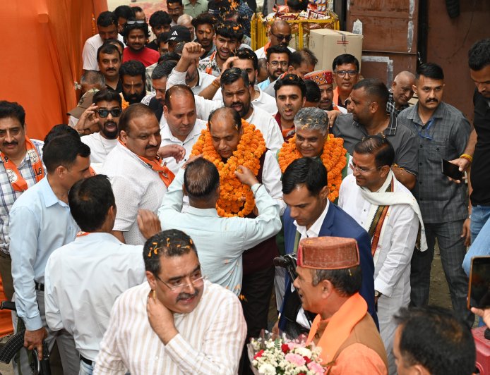 जिस पार्टी की खुद कोई गारंटी नहीं, वो जनता को क्या गारंटी देगी’ — पालमपुर में गरजे जयराम ठाकुर