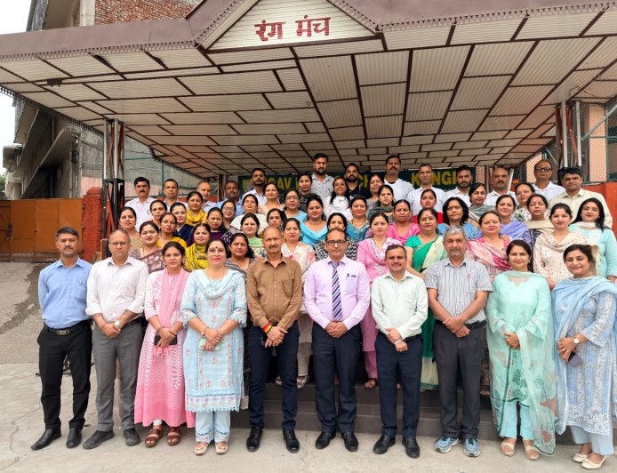 कांगड़ा में GAV शिक्षकों ने सीखे छात्रों के मानसिक स्वास्थ्य के गुर
