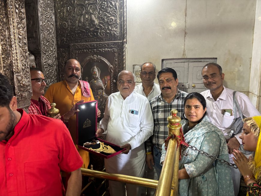 मां वज्रेश्वरी के दरबार में चढ़ा 100 ग्राम सोने का हार, पुणे से पहुंचे श्रद्धालुओं की अनोखी आस्था