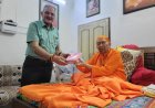 कांगड़ा प्रवास पर राज्यपाल पहुंचे वेद आश्रम, स्वामी राम स्वरूप योगाचार्य से लिया आशीर्वाद