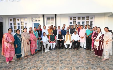जयराम ठाकुर से मिले कुनिहार ब्लॉक समिति के नवनिर्वाचित सदस्य, विकास और जनसेवा पर हुई चर्चा