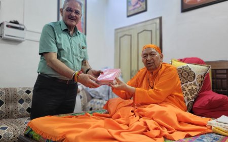 कांगड़ा प्रवास पर राज्यपाल पहुंचे वेद आश्रम, स्वामी राम स्वरूप योगाचार्य से लिया आशीर्वाद