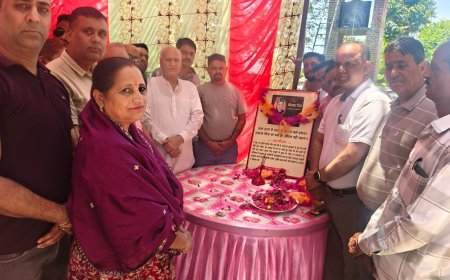 राजा वीरभद्र सिंह की जयंती पर कृषि मंत्री चंद्र कुमार ने किया नमन